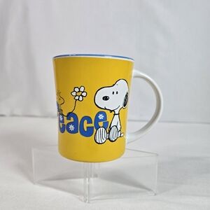 Peanuts Snoopy Coffee Mug "Peace" 4" Tall X 3.5" Wide Yellow 12 Ounces